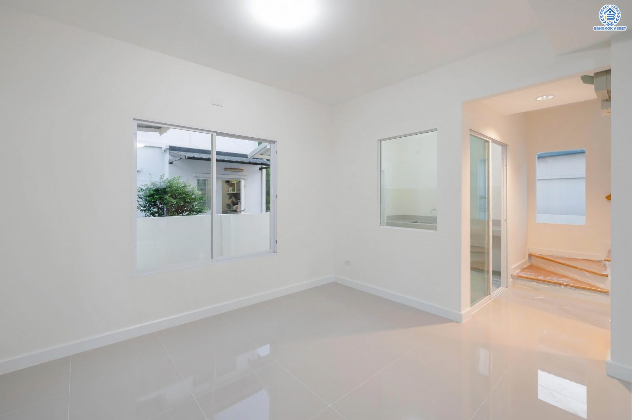 บ้านมือสองตกแต่งใหม่ สังคมคุณภาพแบรนด์ LH โครงการ อินนิซิโอ2 ปิ่นเกล้า-วงแหวน เนื้อที่ 50.3 ตร.ว. ฟังก์ชัน 3 ห้องนอน 2 ห้องน้ำ 1 ห้องอเนกประสงค์ จอดรถได้ 2 คัน บนทำเลศักยภาพ เดินทางสะดวก เชื่อมต่อทั้งปิ่นเกล้า-ศาลายา ใกล้เซ็นทรัลเวสต์เกต รถไฟฟ้าสายสีม่วง "สถานีตลาดบางใหญ่" และทางด่วน "กาญจนาภิเษก"...